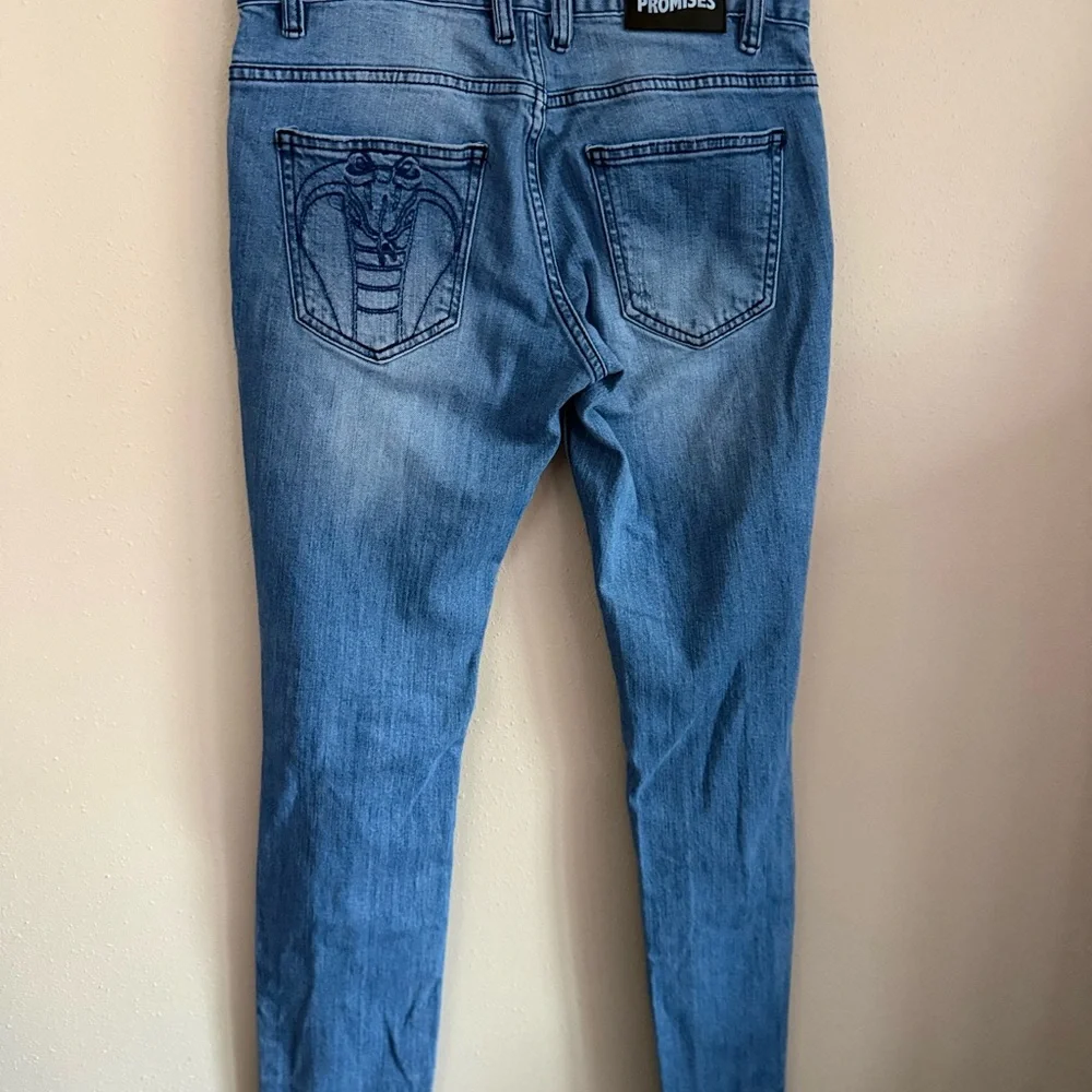 Broken Promises Jeans 30 Distressed Skinny Denim Cobra Embroidered Streetwear - Picture 6 of 11